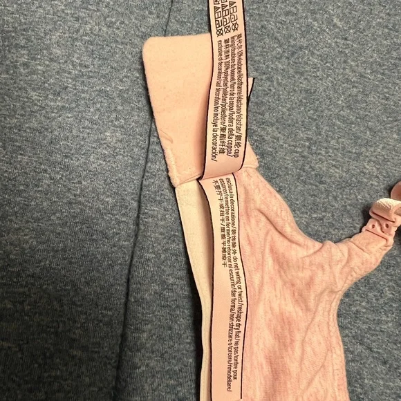 Victoria Secret bralette 32B. Like new with no underwire.  See pics. - Picture 4 of 4